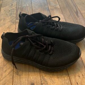 Size 7- Like New-Everlight Shoes for Crews